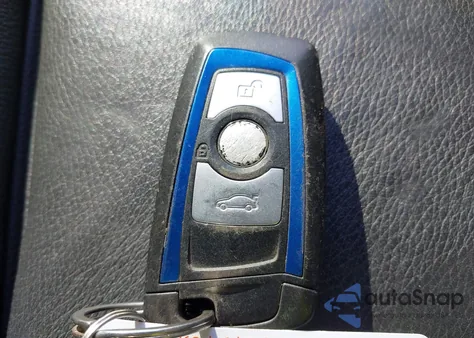 2015 BMW 328I из США, поврежденный, VIN WBA3A5C5XFF607525